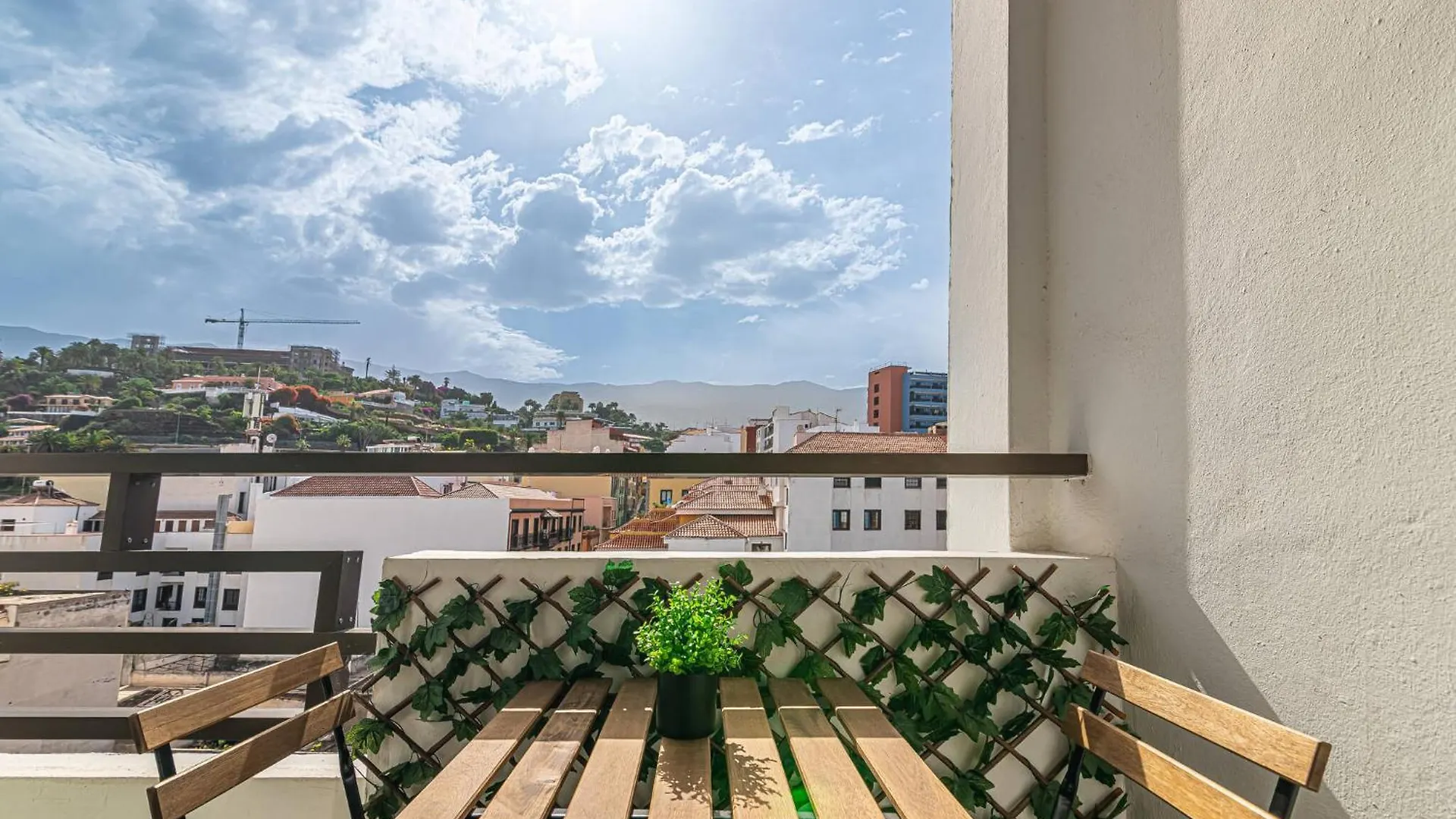 Apartamento En Puerto De La Cruz Con Vistas A La Ciudad By Alterhome