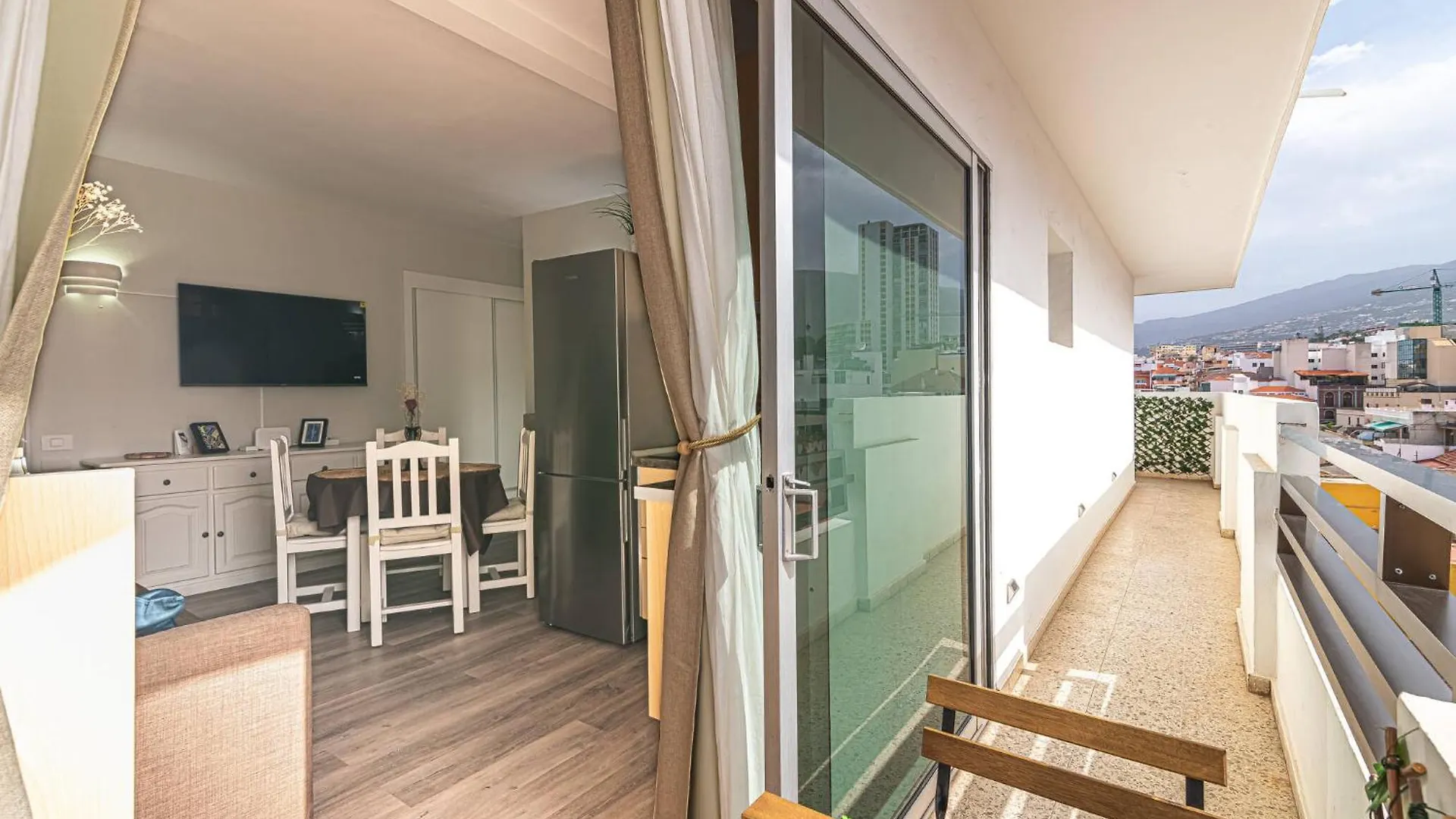 Apartamento En Puerto De La Cruz Con Vistas A La Ciudad By Alterhome  Puerto de la Cruz (Tenerife)