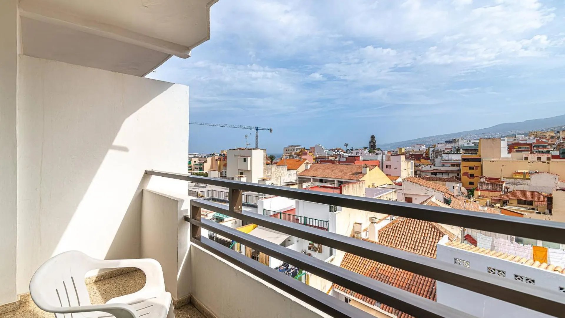 Apartamento En Puerto De La Cruz Con Vistas A La Ciudad By Alterhome España