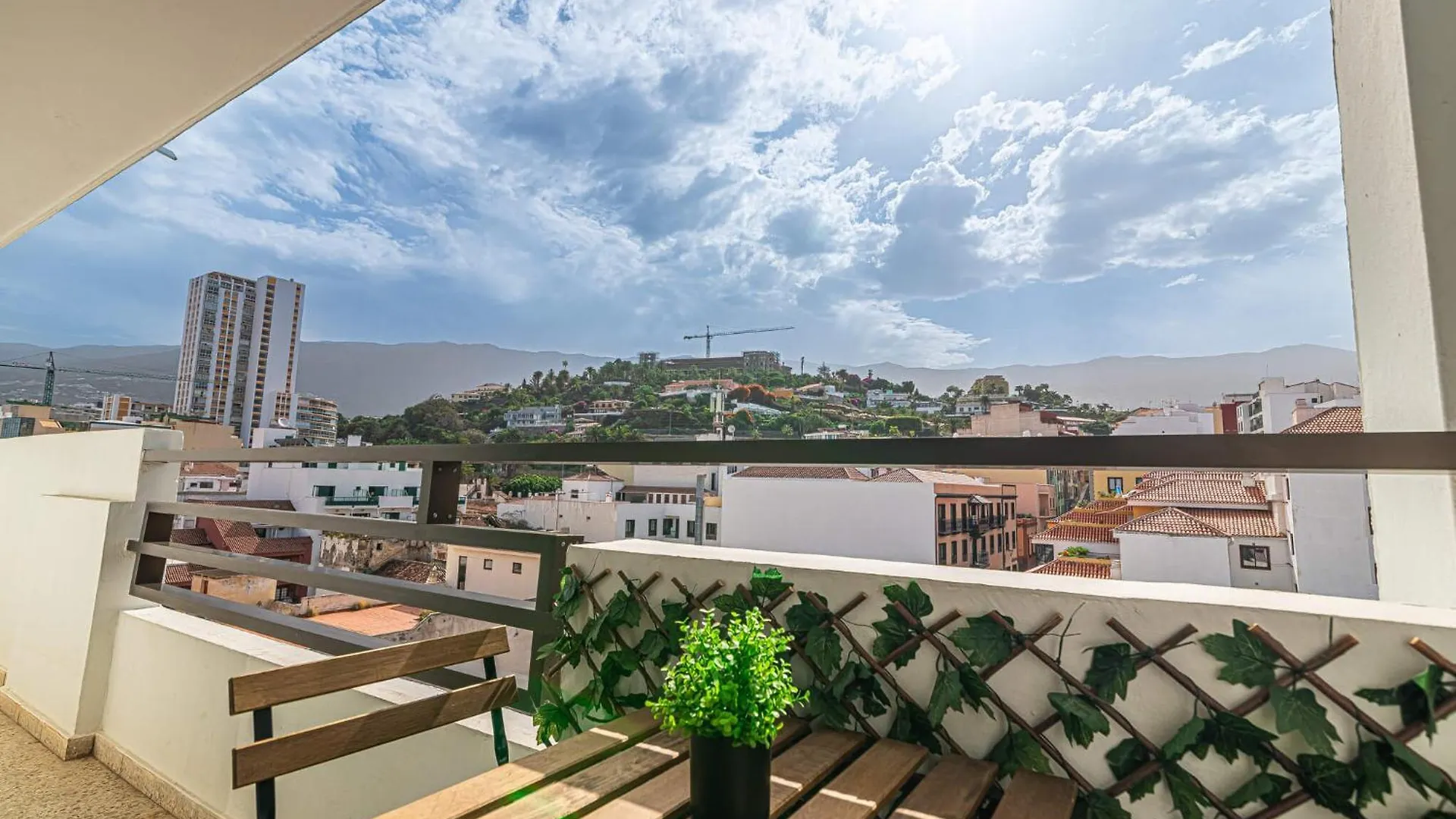 Apartamento En Puerto De La Cruz Con Vistas A La Ciudad By Alterhome Espanha